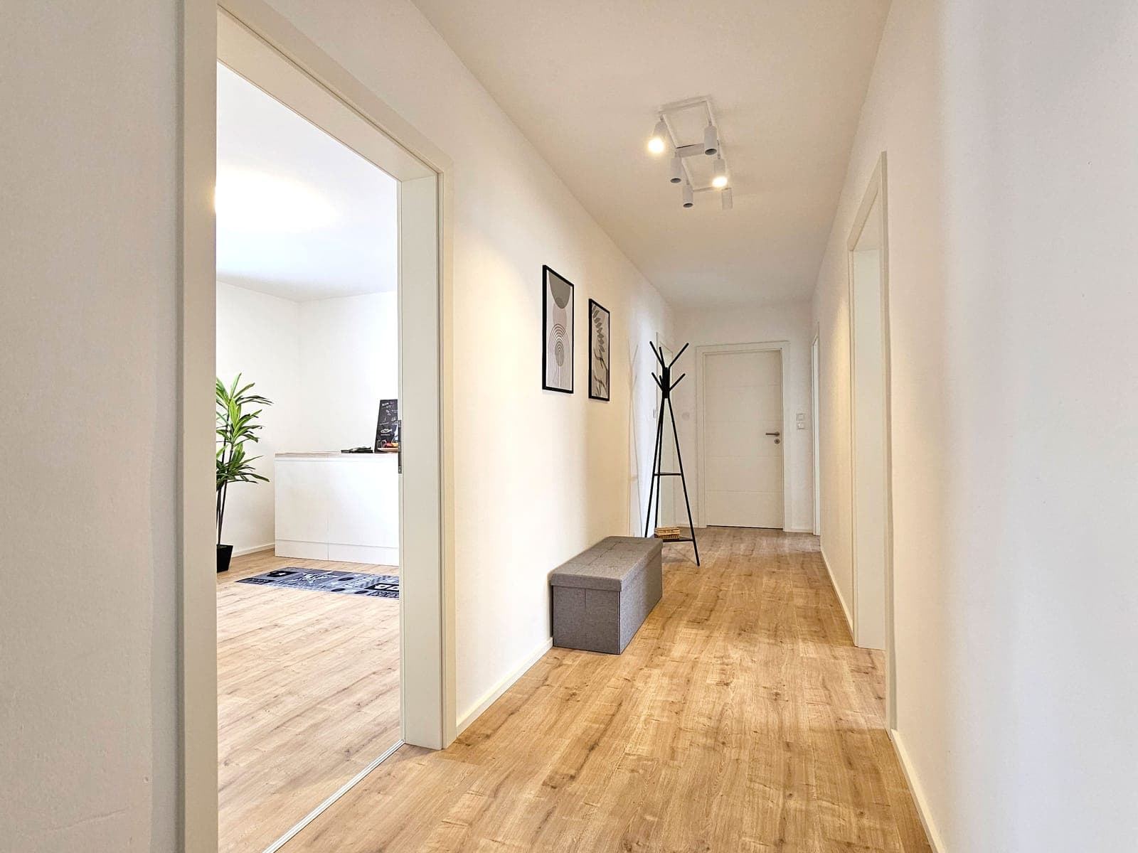 Flur – Homestaging 3-Zimmer-Wohnung, Amberg