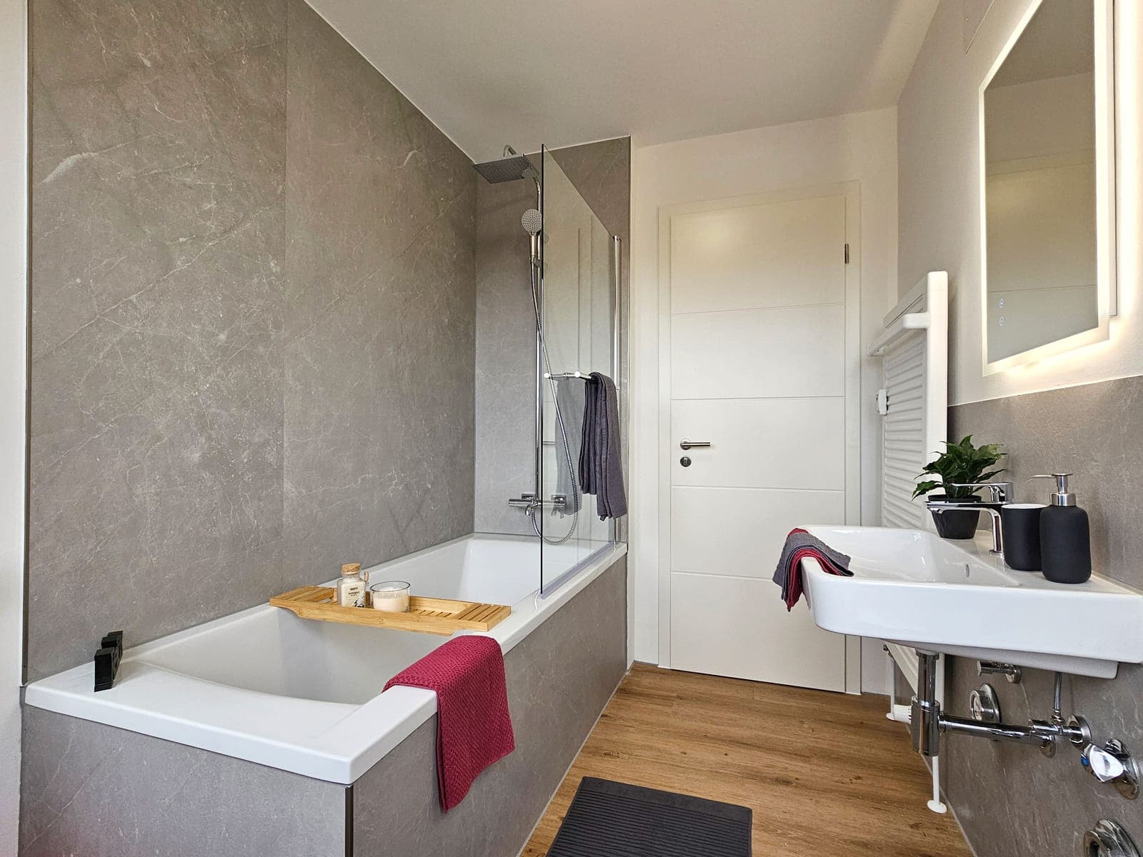 Badezimmer – Homestaging 3-Zimmer-Wohnung, Kümmersbruck