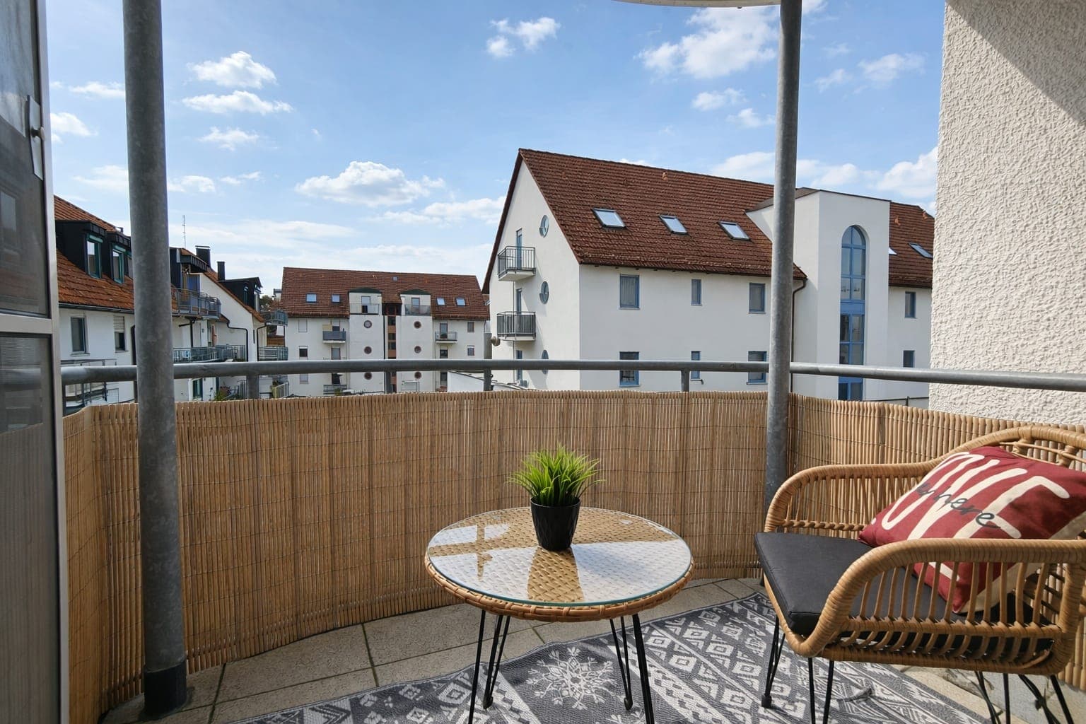 Balkon (Wohnzimmer) – Homestaging 3-Zimmer-Wohnung, Kümmersbruck
